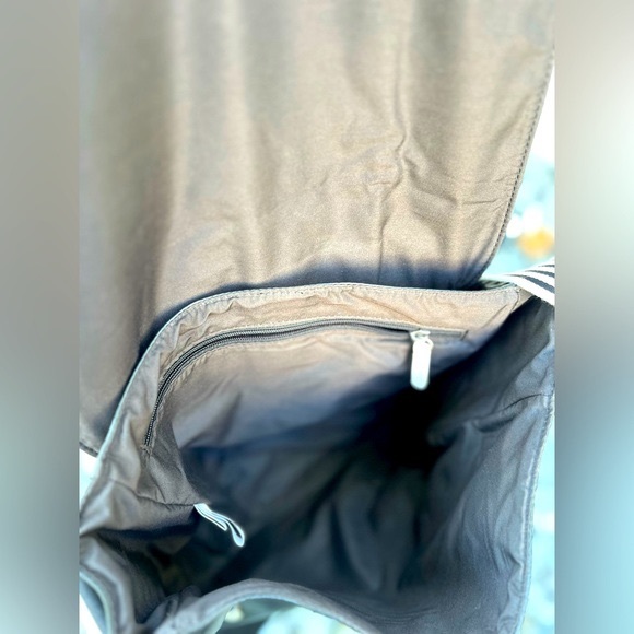 LACOSTE. Men’s or Unisex Solid Black and White Striped Cross Body Messenger Bag. - Picture 5 of 5